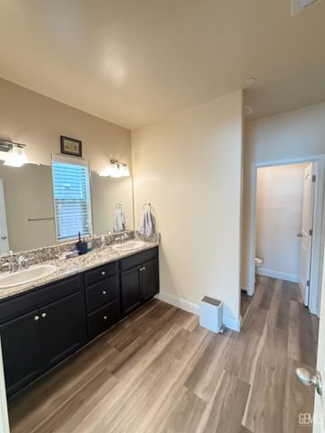 6003 Glen Rose Avenue, Bakersfield, CA 93313