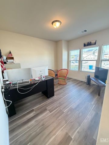 6003 Glen Rose Avenue, Bakersfield, CA 93313