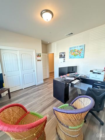 6003 Glen Rose Avenue, Bakersfield, CA 93313