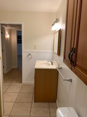 85 Ford St E, Methuen, MA 01845