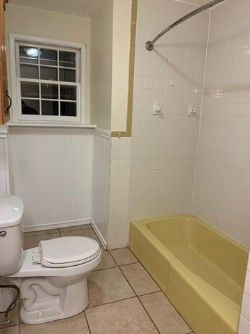 85 Ford St E, Methuen, MA 01845