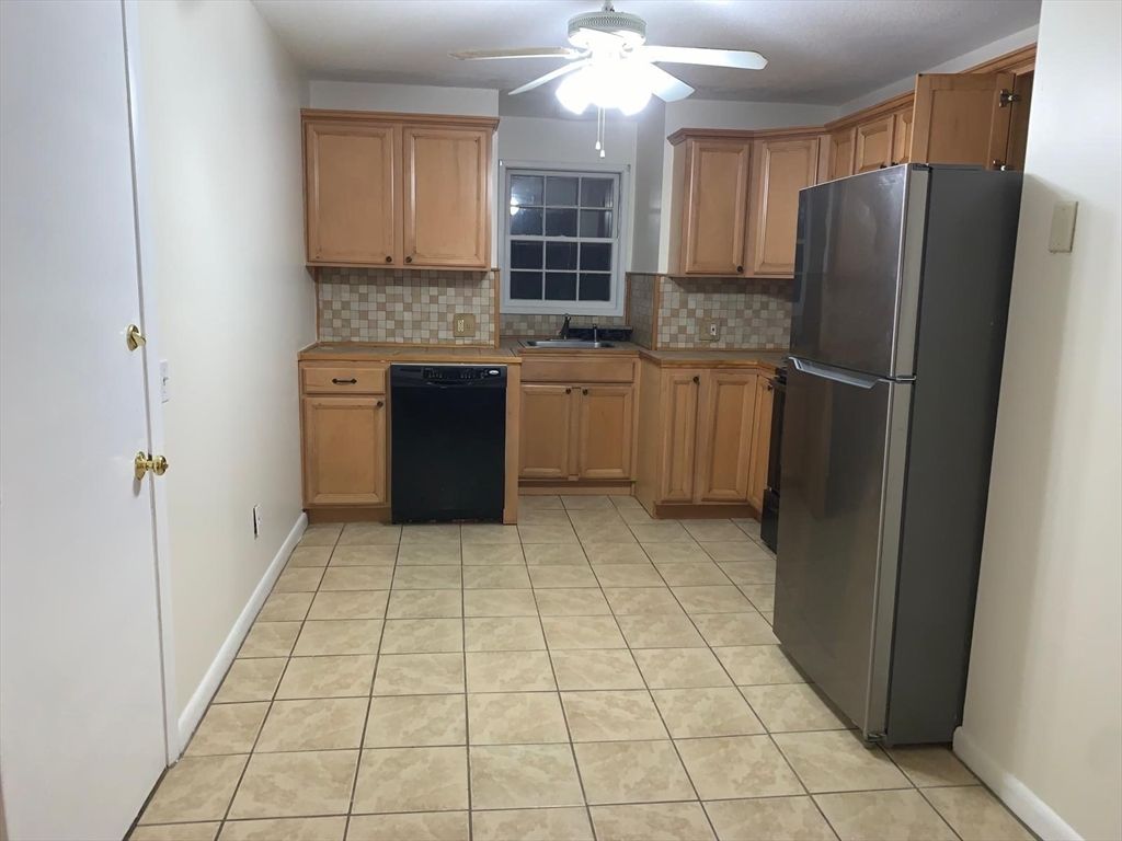 85 Ford St E, Methuen, MA 01845