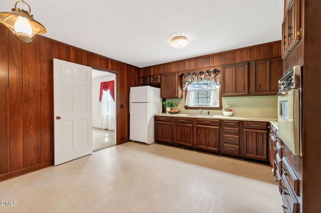 808 Chestnut Drive, Smithfield, NC 27577