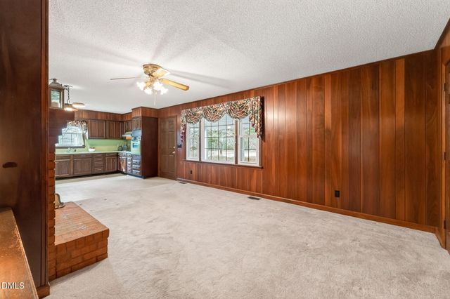 808 Chestnut Drive, Smithfield, NC 27577