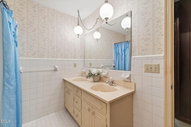 808 Chestnut Drive, Smithfield, NC 27577