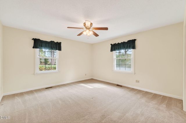 808 Chestnut Drive, Smithfield, NC 27577