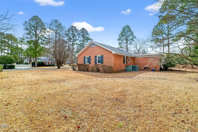 808 Chestnut Drive, Smithfield, NC 27577