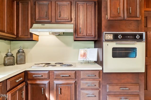 808 Chestnut Drive, Smithfield, NC 27577