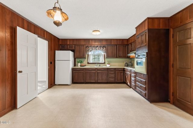 808 Chestnut Drive, Smithfield, NC 27577