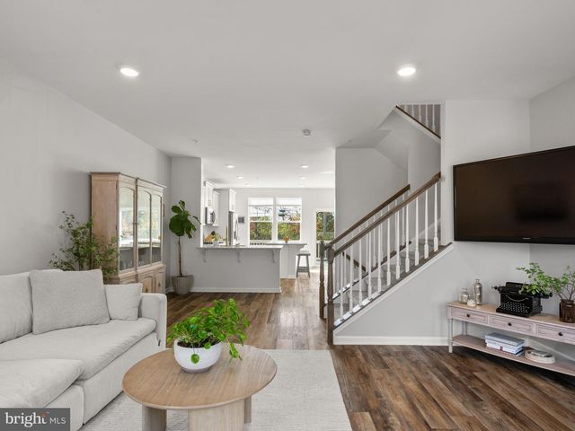 350 DAWSON PL, Downingtown, PA 19335