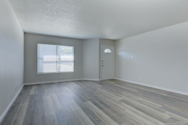 6819 Columbia Ridge, Converse, TX 78109