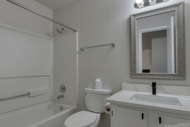 6819 Columbia Ridge, Converse, TX 78109