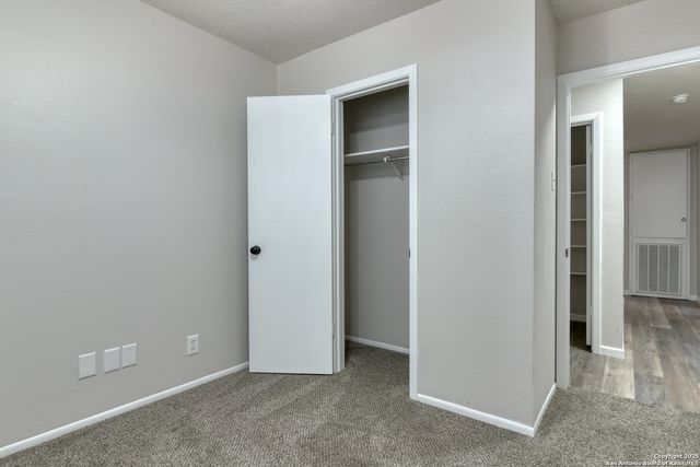 6819 Columbia Ridge, Converse, TX 78109