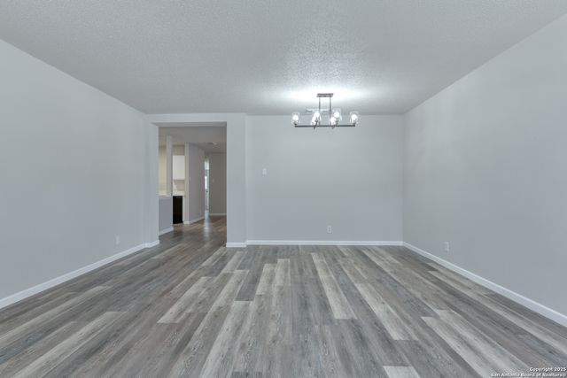 6819 Columbia Ridge, Converse, TX 78109