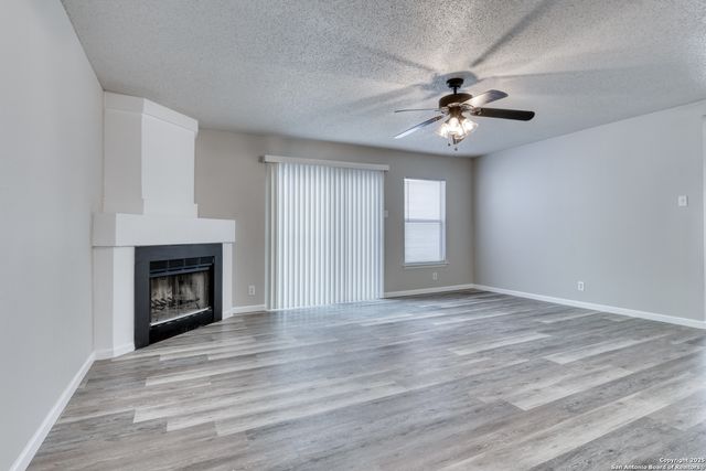 6819 Columbia Ridge, Converse, TX 78109