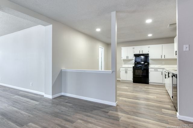 6819 Columbia Ridge, Converse, TX 78109