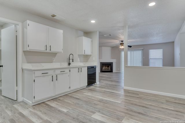 6819 Columbia Ridge, Converse, TX 78109