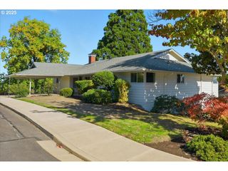 1245 HILLENDALE Dr Se, Salem, OR 97302