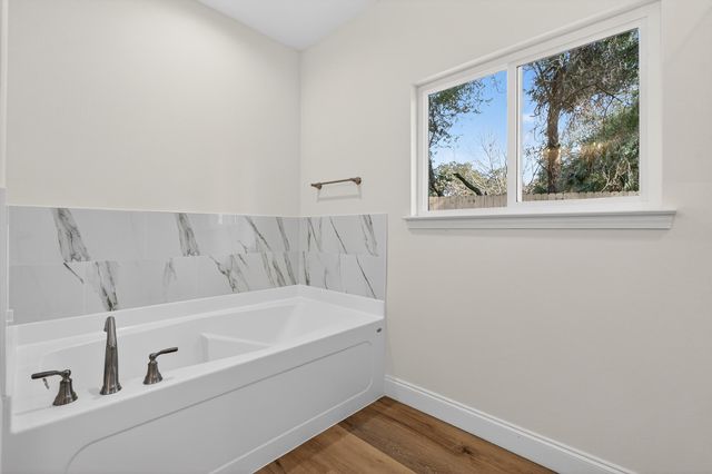 228 NE Greenbrier Circle, Fort Walton Beach, FL 32547