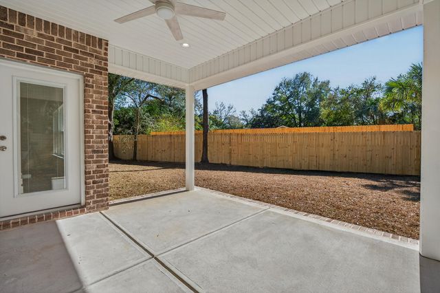 228 NE Greenbrier Circle, Fort Walton Beach, FL 32547