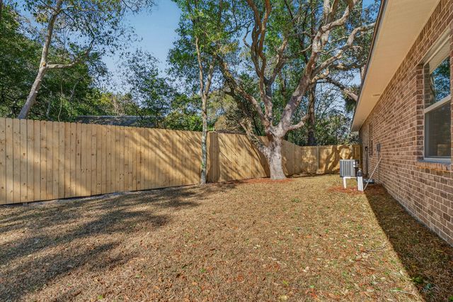 228 NE Greenbrier Circle, Fort Walton Beach, FL 32547