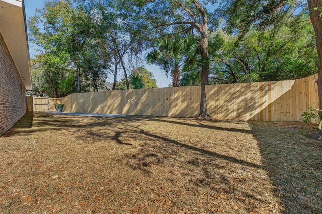 228 NE Greenbrier Circle, Fort Walton Beach, FL 32547