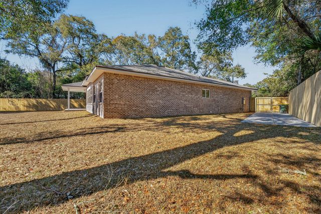 228 NE Greenbrier Circle, Fort Walton Beach, FL 32547