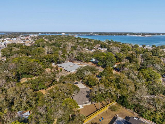 228 NE Greenbrier Circle, Fort Walton Beach, FL 32547