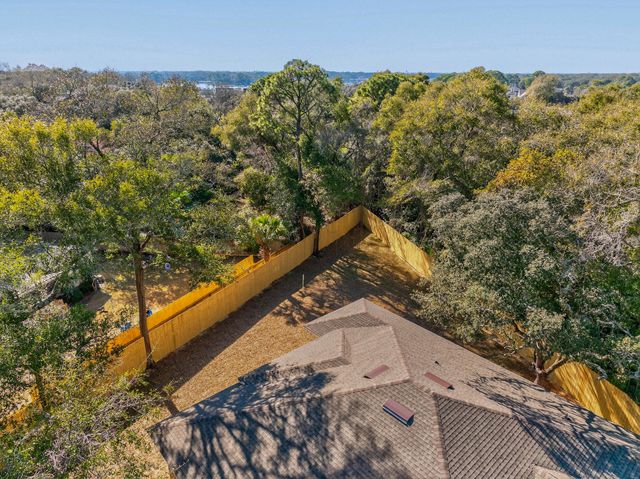 228 NE Greenbrier Circle, Fort Walton Beach, FL 32547