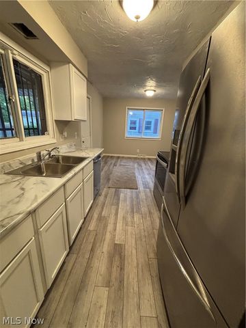 2426 Montgomery Avenue NW, Warren, OH 44485
