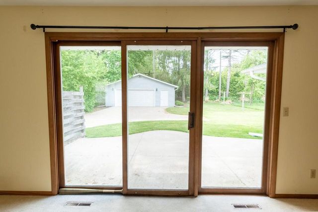 714 E Capitol DRIVE, Hartland, WI 53029
