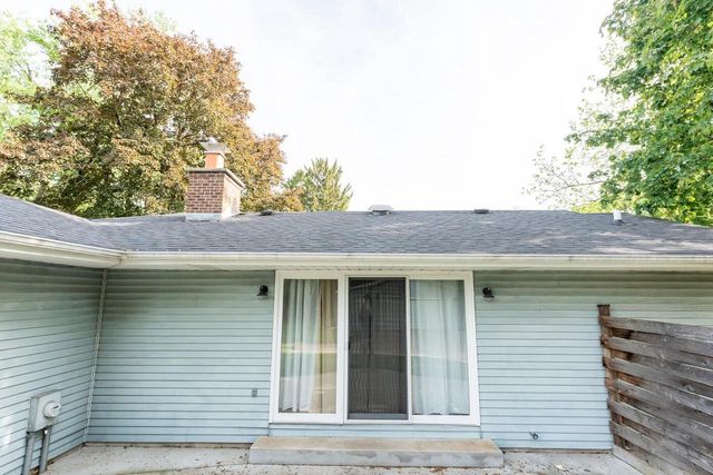 714 E Capitol DRIVE, Hartland, WI 53029