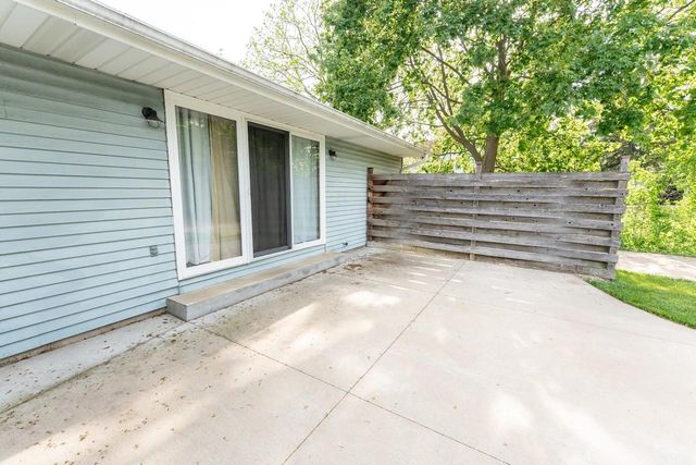 714 E Capitol DRIVE, Hartland, WI 53029