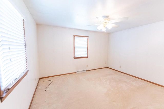 714 E Capitol DRIVE, Hartland, WI 53029