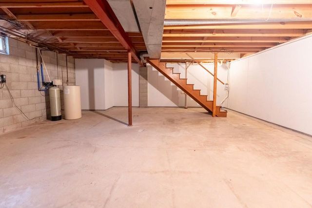 714 E Capitol DRIVE, Hartland, WI 53029
