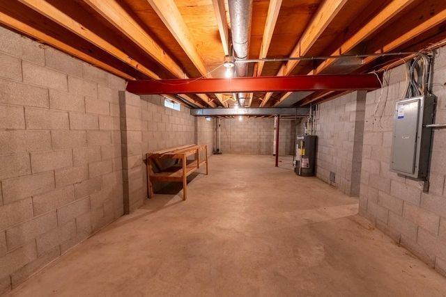 714 E Capitol DRIVE, Hartland, WI 53029