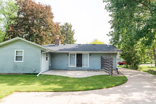 714 E Capitol DRIVE, Hartland, WI 53029