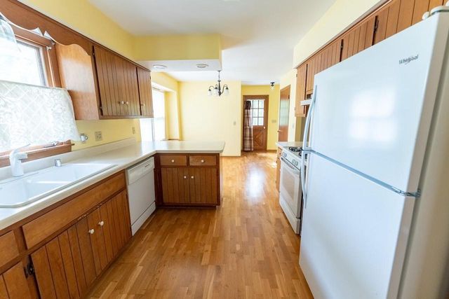 714 E Capitol DRIVE, Hartland, WI 53029