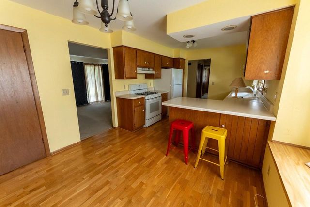 714 E Capitol DRIVE, Hartland, WI 53029