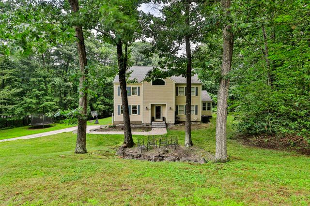 41 Wellesley Drive, Bedford, NH 03110