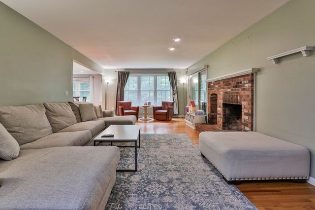 41 Wellesley Drive, Bedford, NH 03110