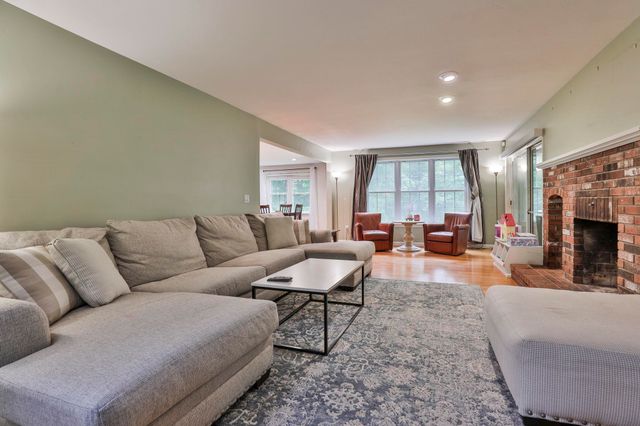41 Wellesley Drive, Bedford, NH 03110