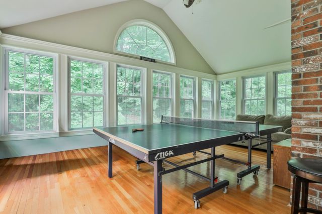 41 Wellesley Drive, Bedford, NH 03110