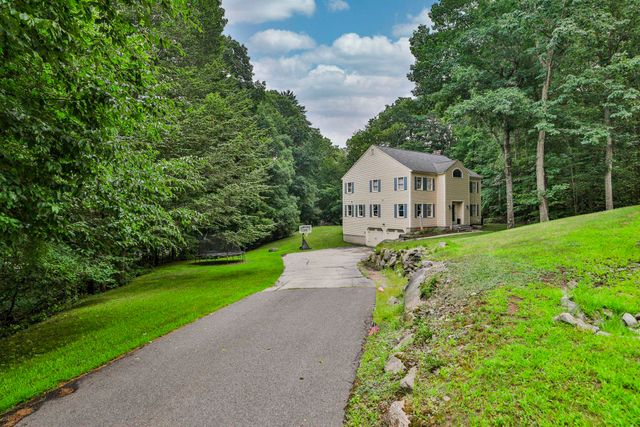 41 Wellesley Drive, Bedford, NH 03110