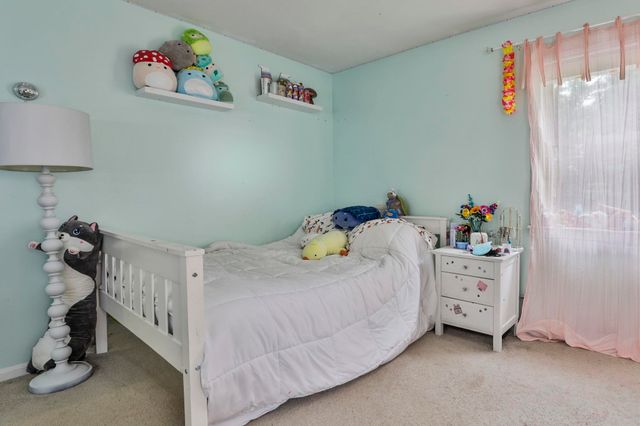 41 Wellesley Drive, Bedford, NH 03110