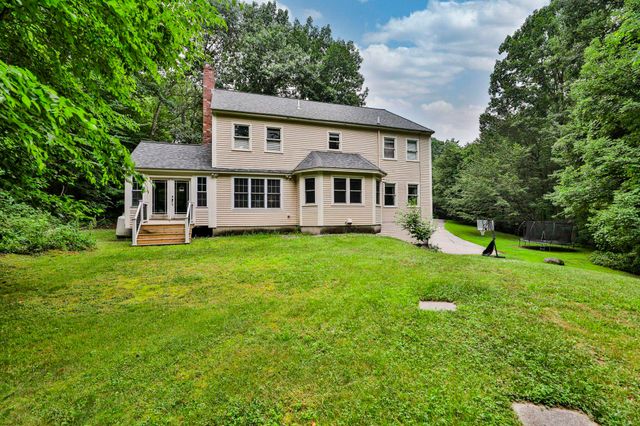 41 Wellesley Drive, Bedford, NH 03110