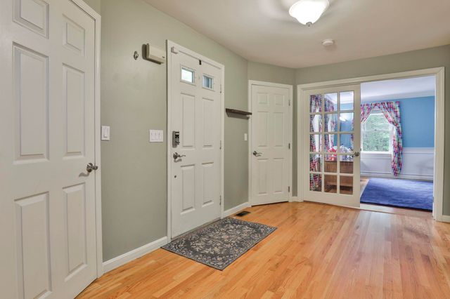 41 Wellesley Drive, Bedford, NH 03110