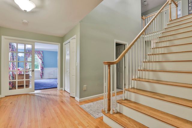 41 Wellesley Drive, Bedford, NH 03110