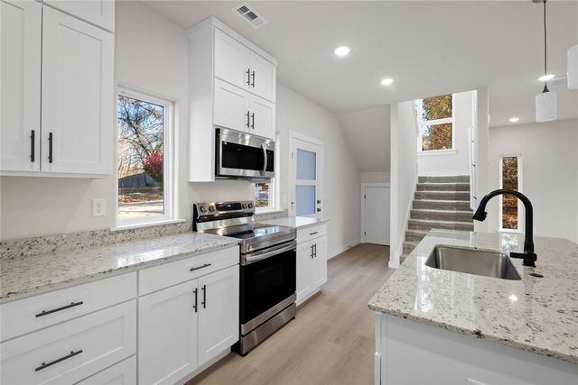 50 Thaxted Drive, Bella Vista, AR 72715