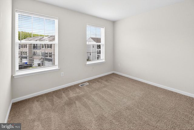 25 STANTON RD, Mount Holly, NJ 08060